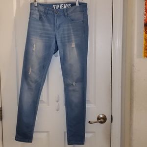 Light washed ripped skinny jeans